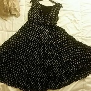 Casual black & white pullover dress